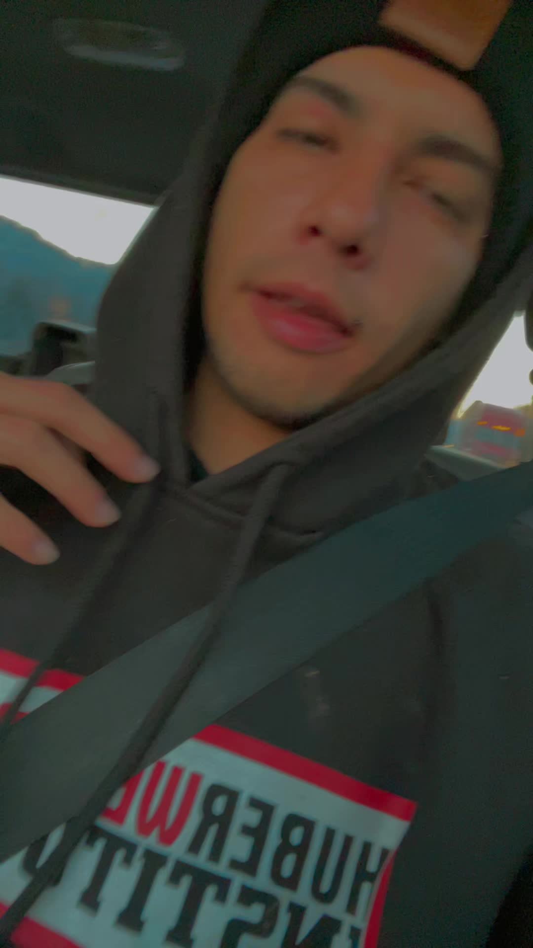 @Alej