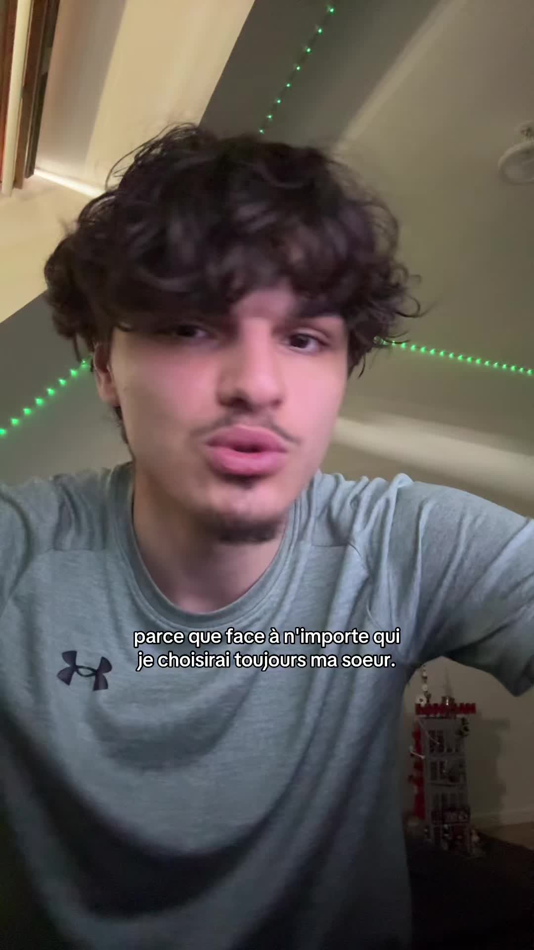 @E’