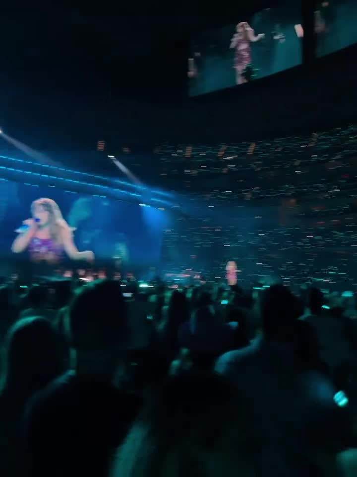 @𓂃꙳⋆videos from the eras tour