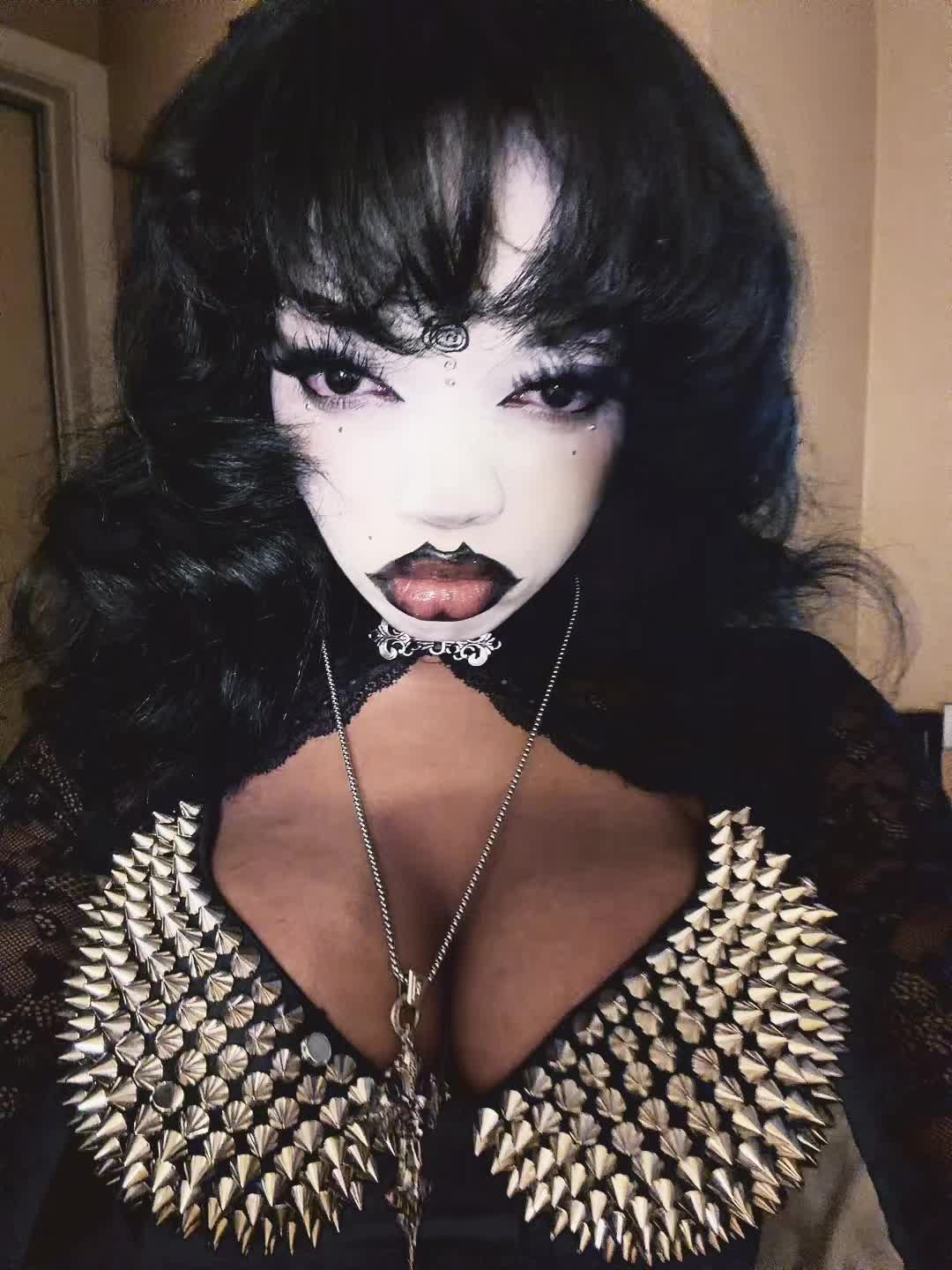 @✰.