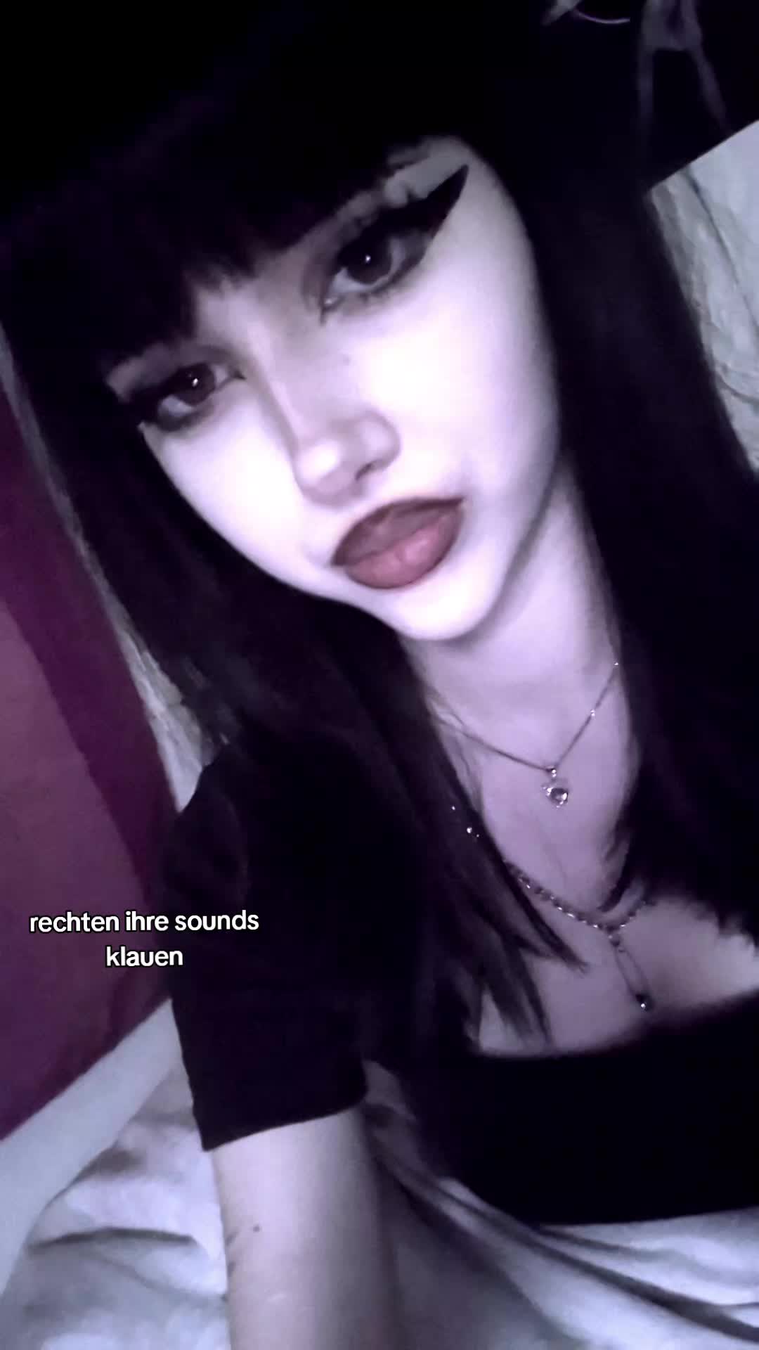 @𝓒𝓾𝓹𝓲𝓭𝓼𝓢𝓸𝓶𝓮𝓸𝓷𝓮  💤