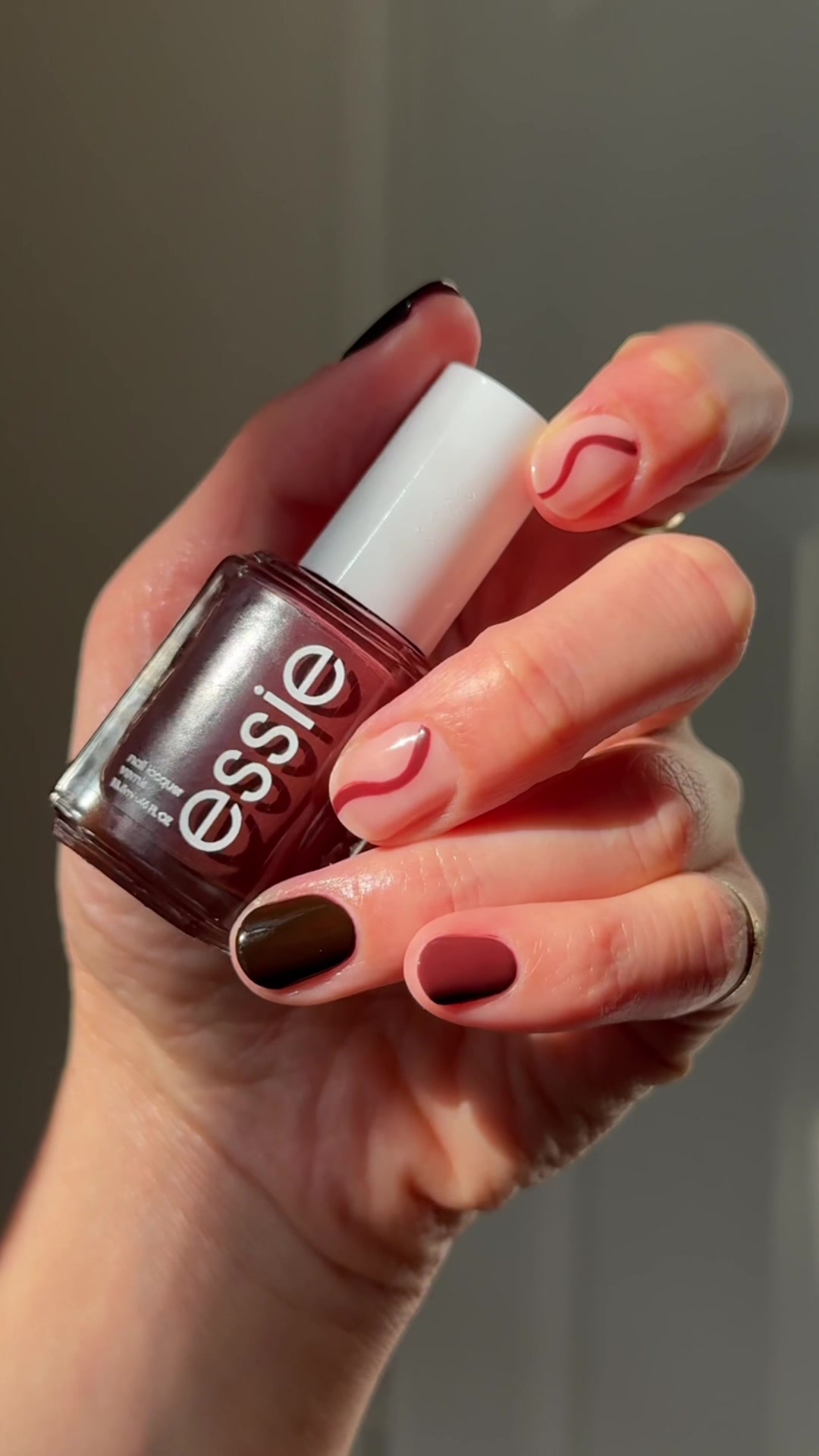 @essie