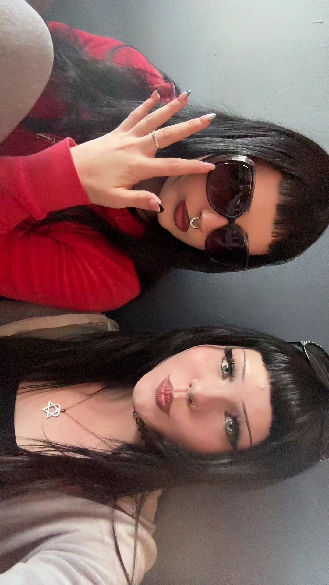 @Emily🦇🖤