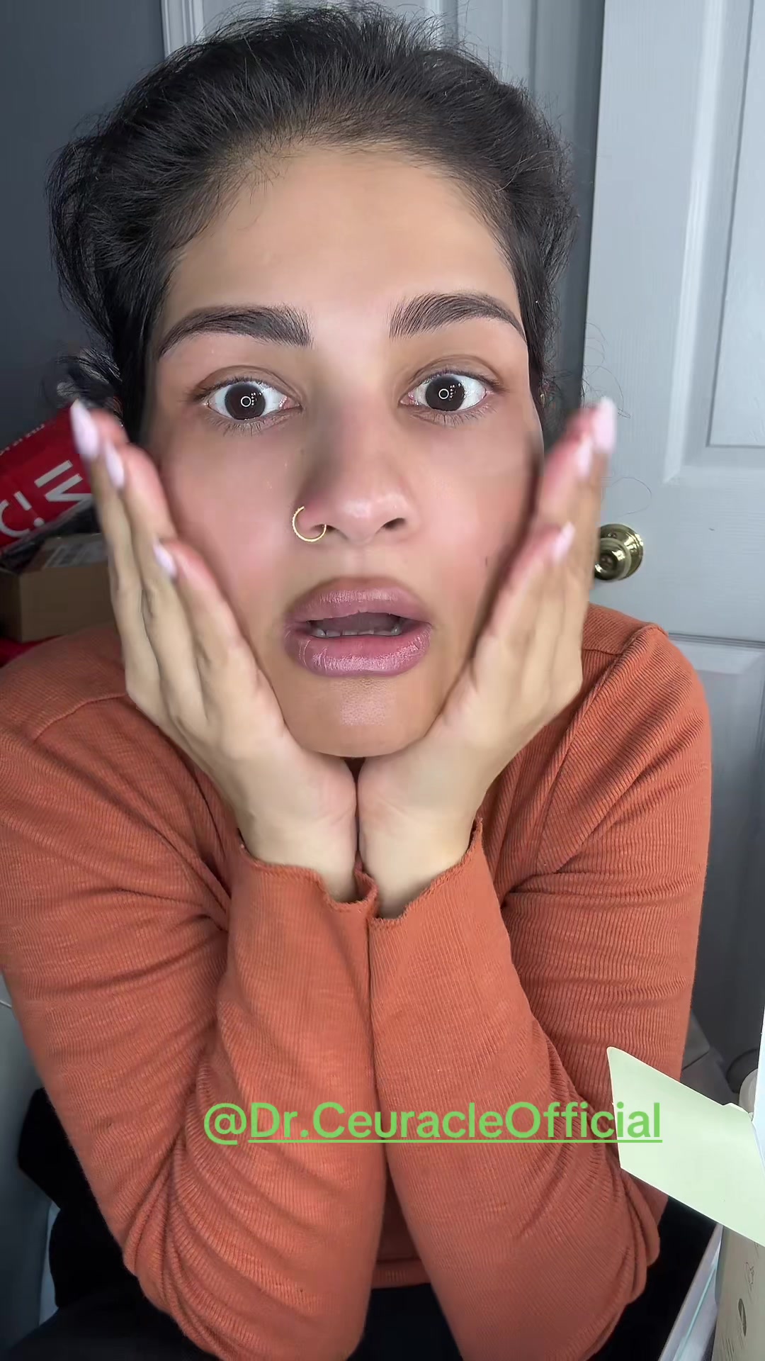 @MakeupLaveena