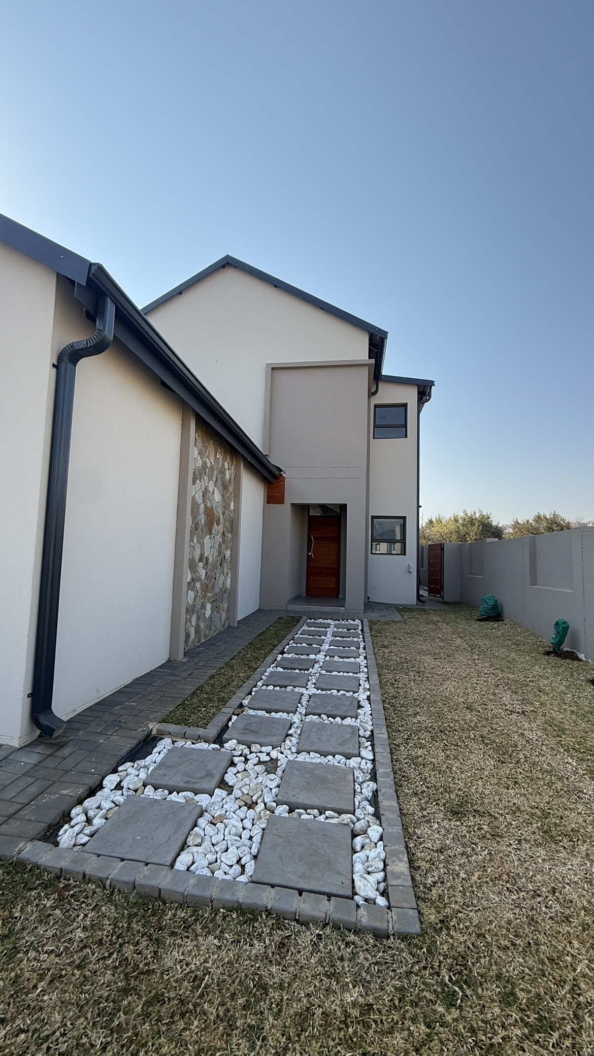 @Mbali The Realtor