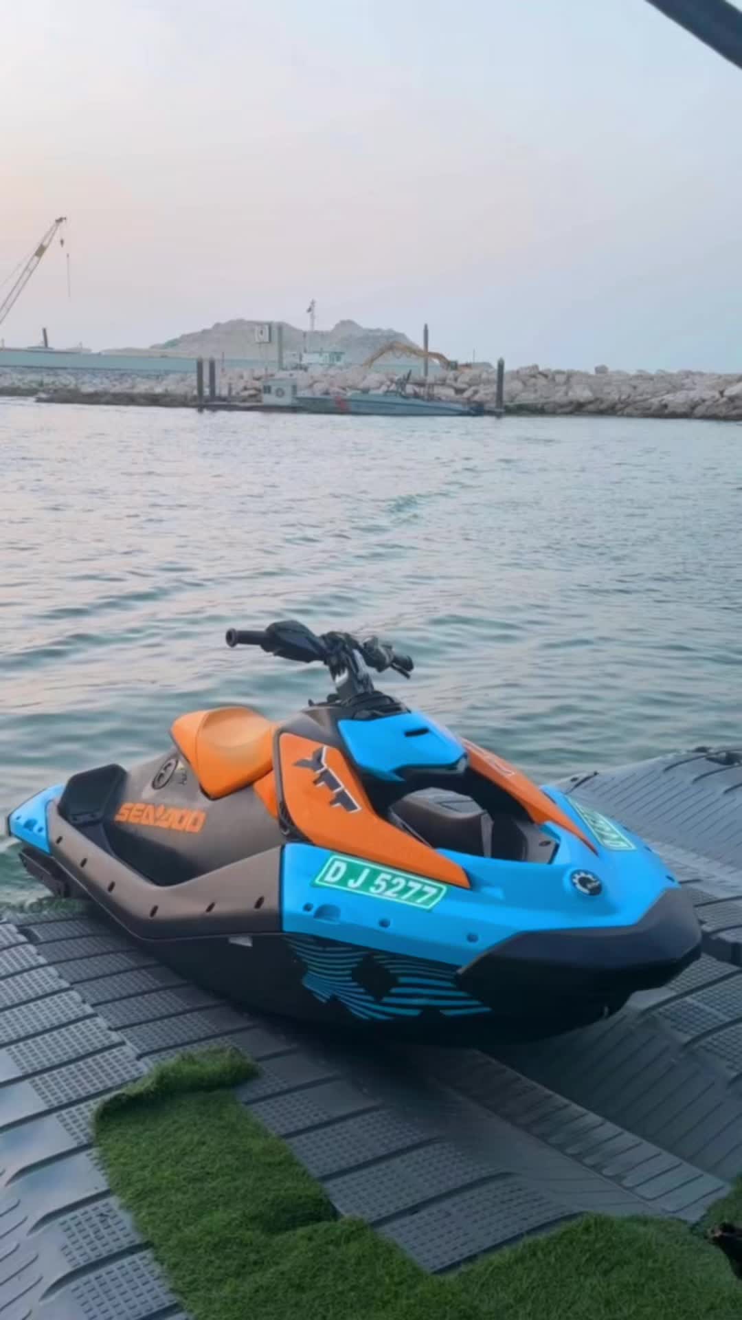 @Y11.ae