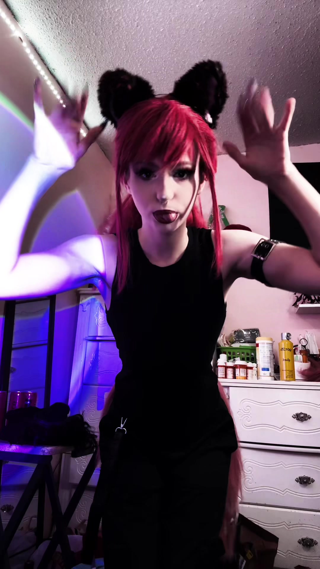 @|~ LyLy ~| HE/THEM