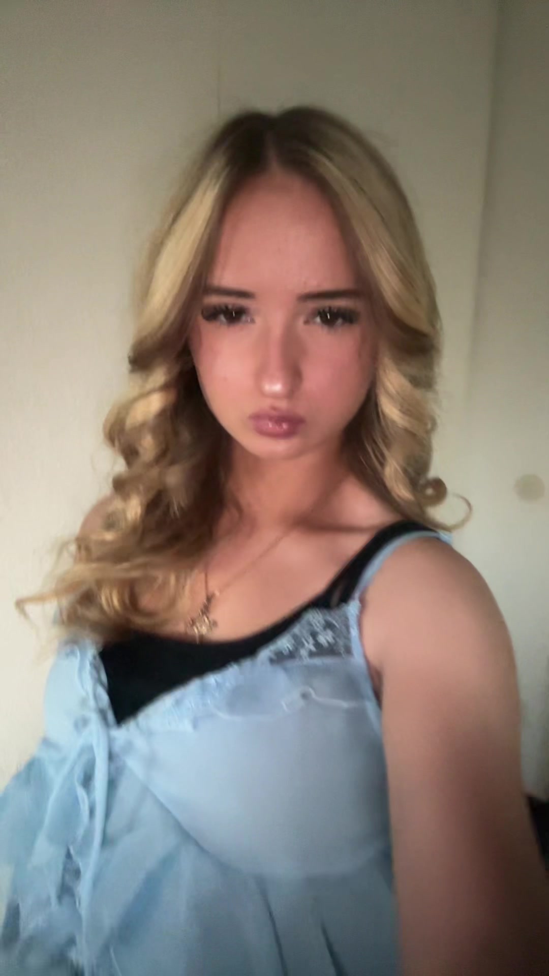 @𝐰𝐚𝐯𝐲𝐲_𝐩𝐢𝐚
