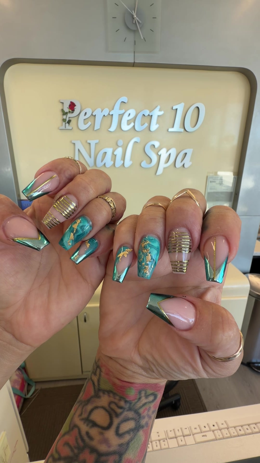 @Perfect10Nailspa