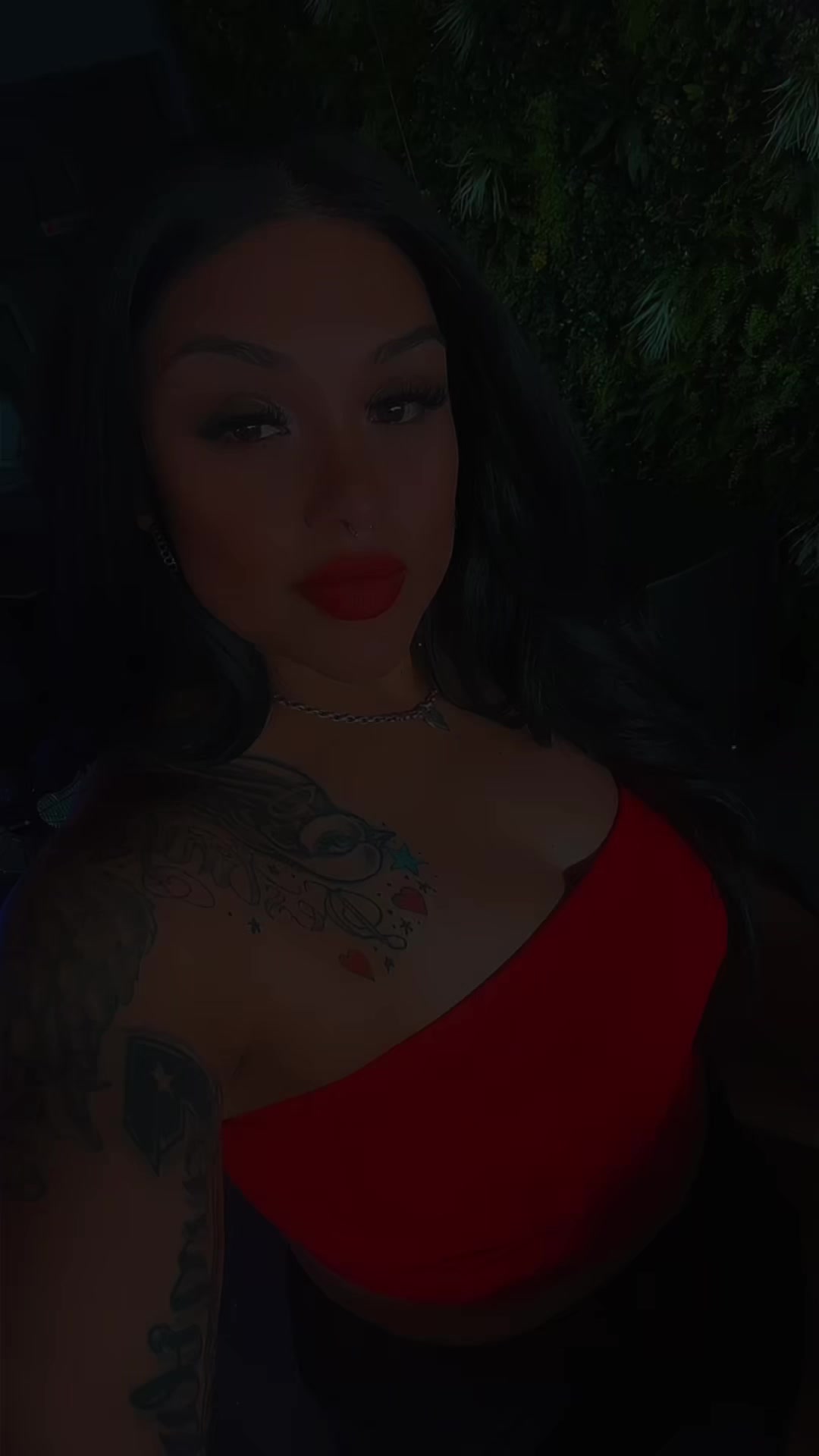 @Thick thighs and brown eyes๐
