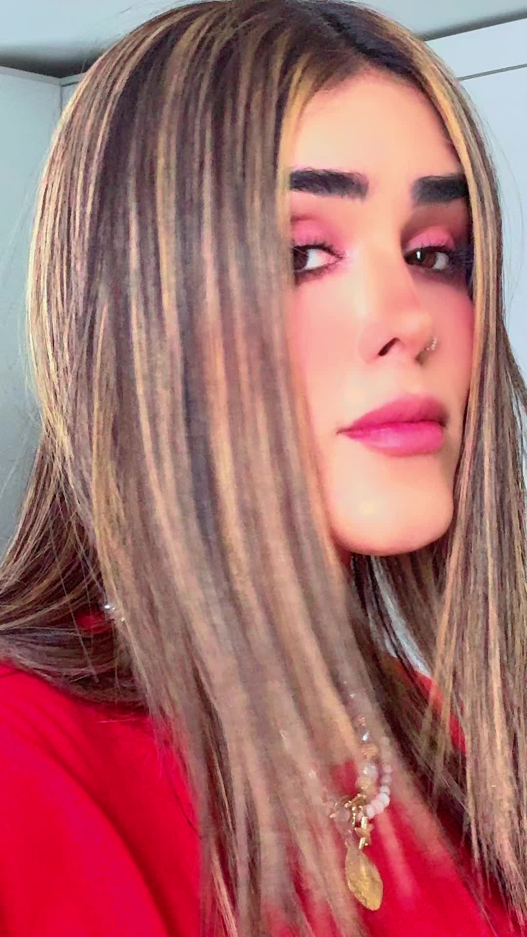 @elenamokari