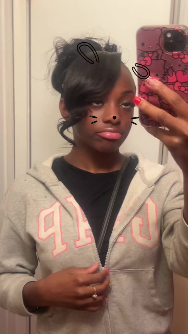 @thequeenduhh__