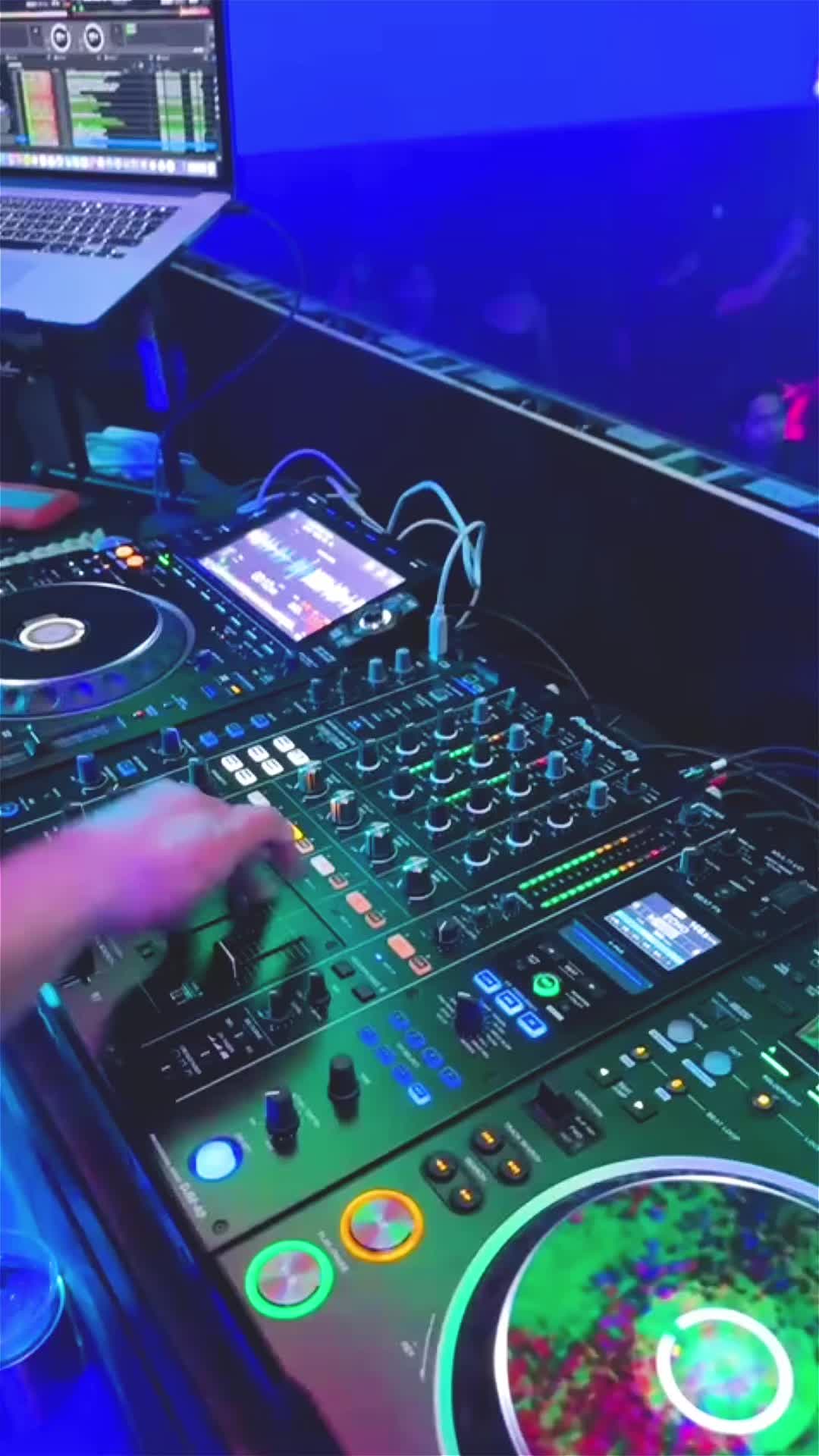 @DJ VICKY NYC