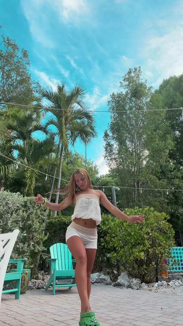 @lolajean