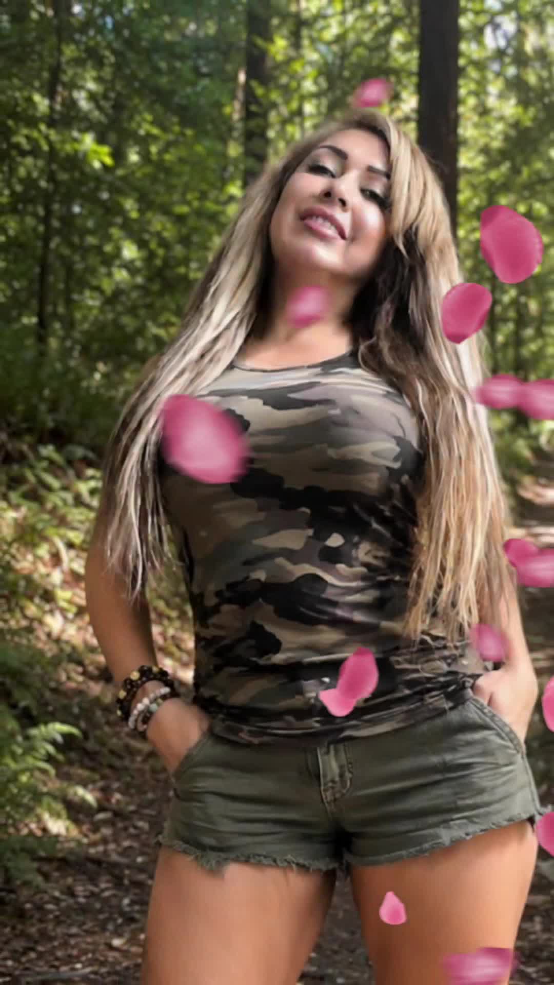 @Liliana Contreras🐥💜🐨🍉✨️👑