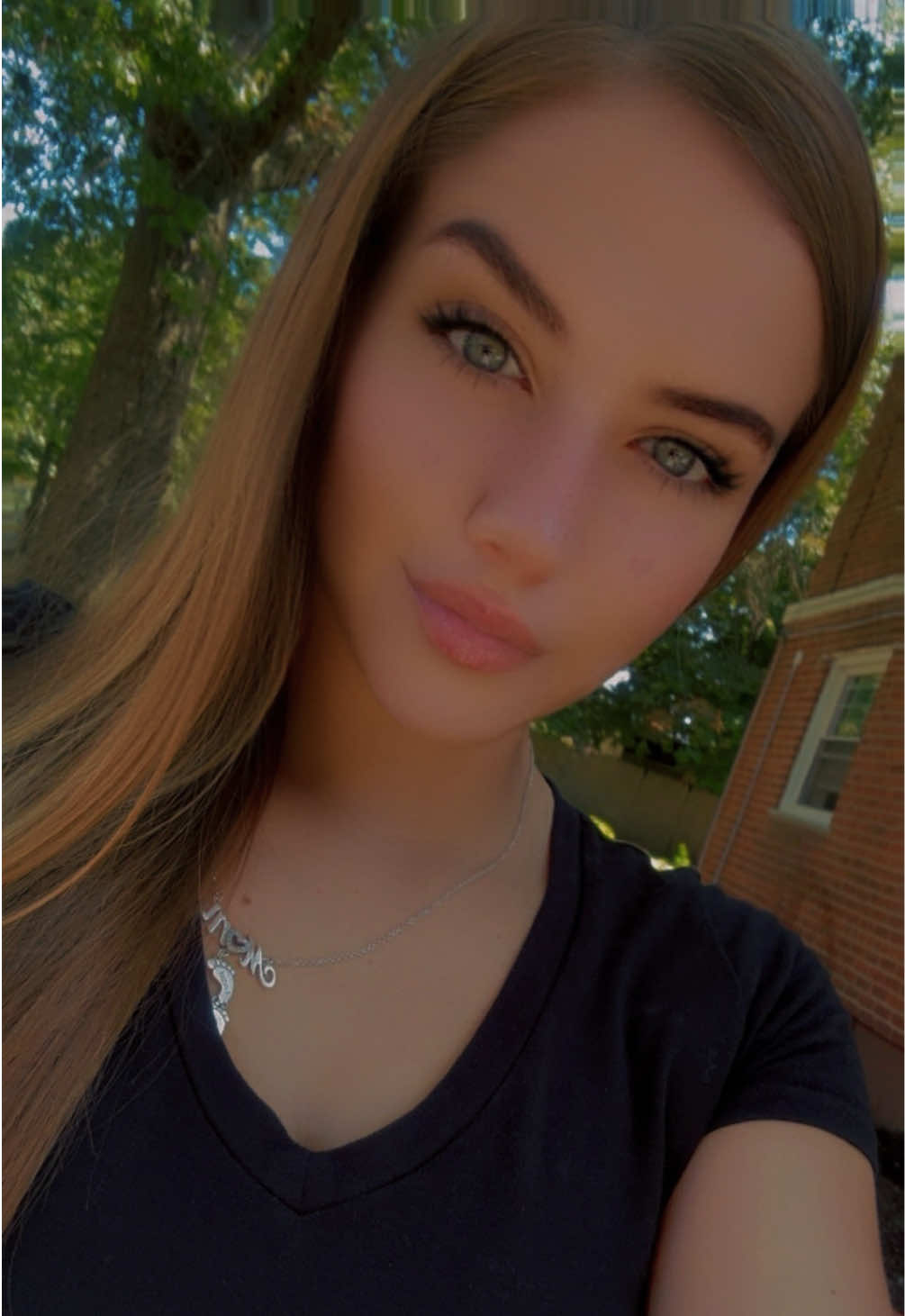 @Miss_lyssx3x3