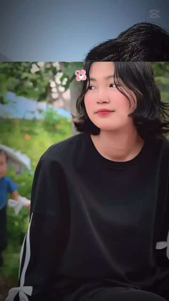 @Loyel...💗... girls..🤩..