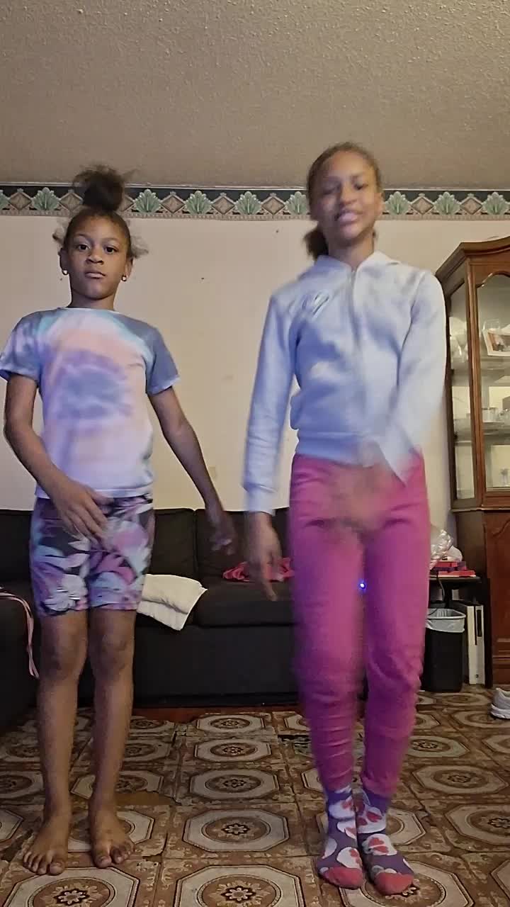 @THEEONLYRAYNEE