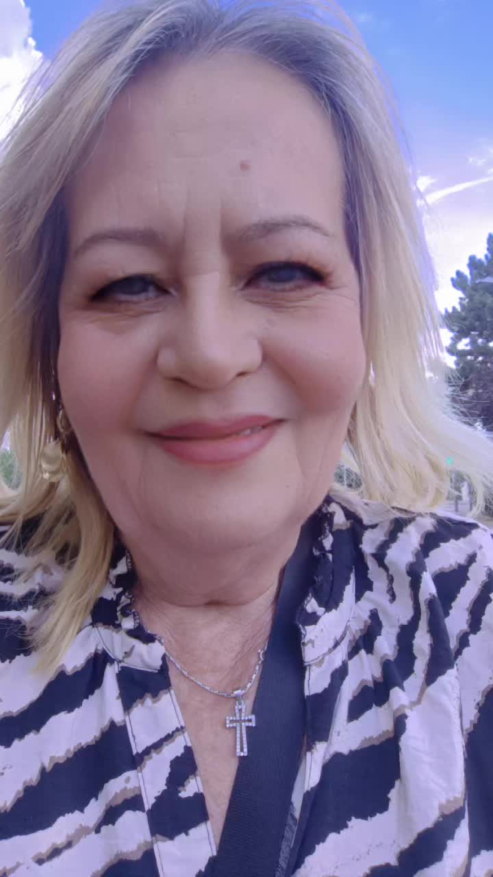 @Rebecca_Şerban