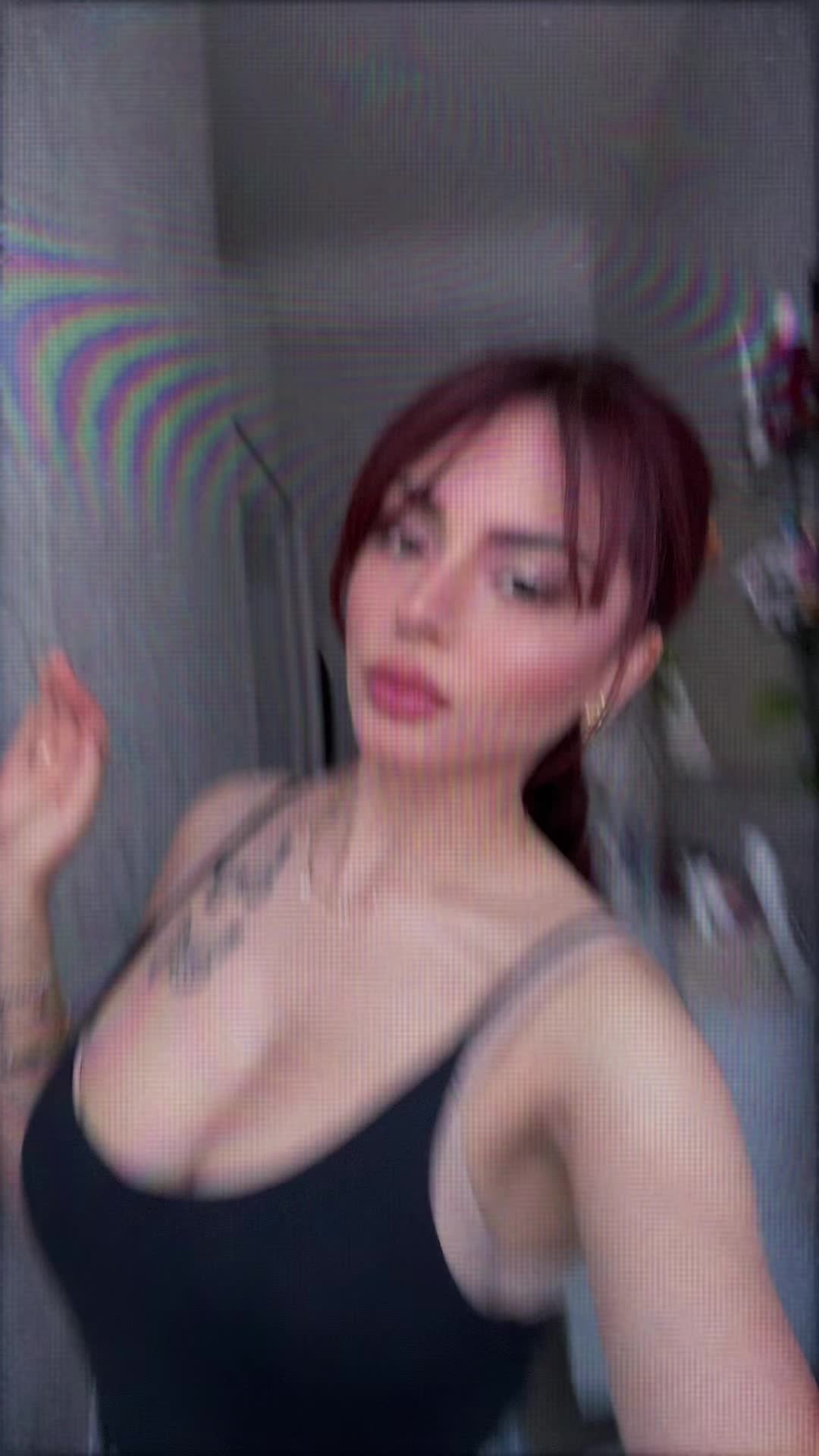 @Sara🤡