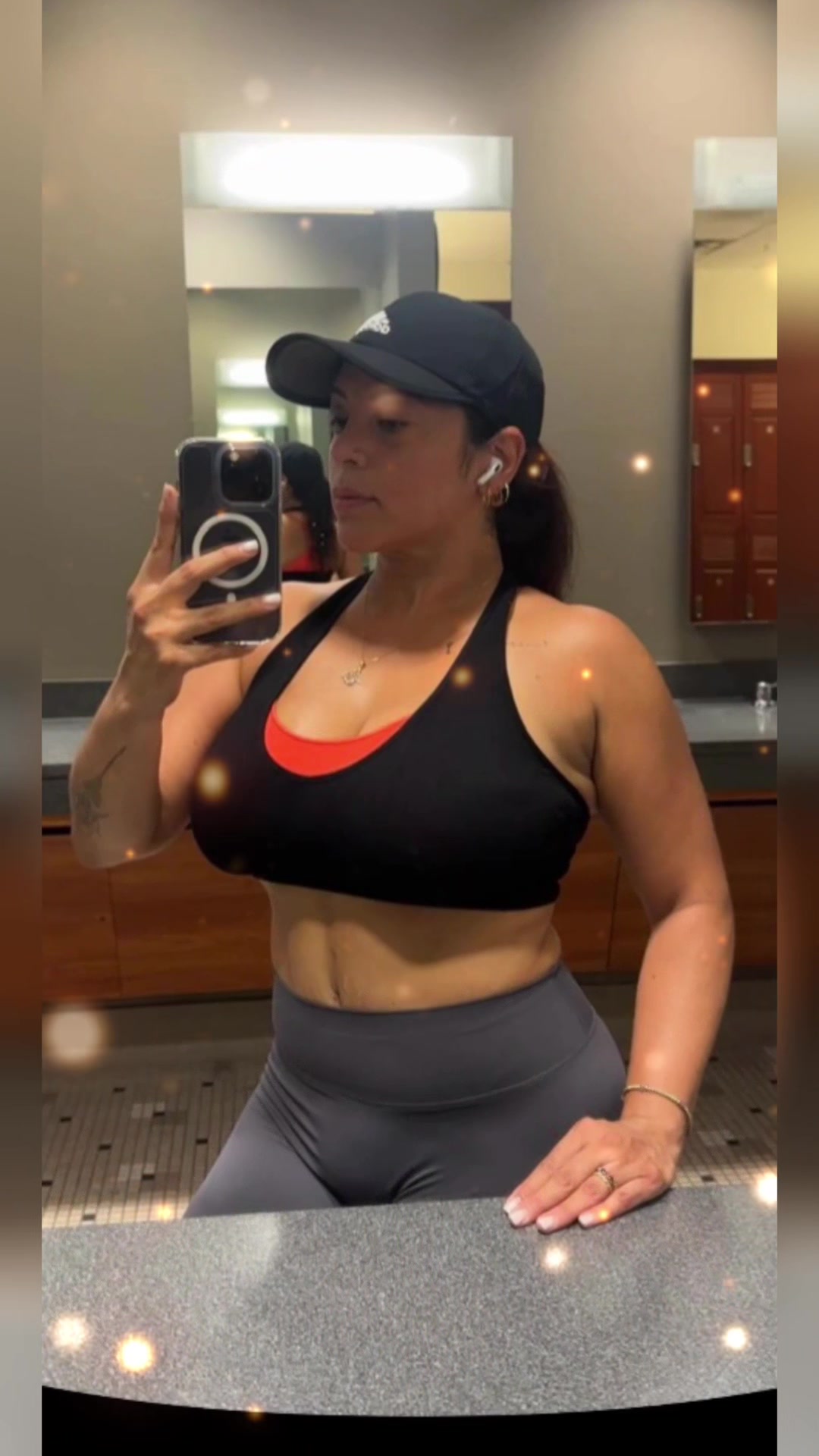 @ur_lady_nana