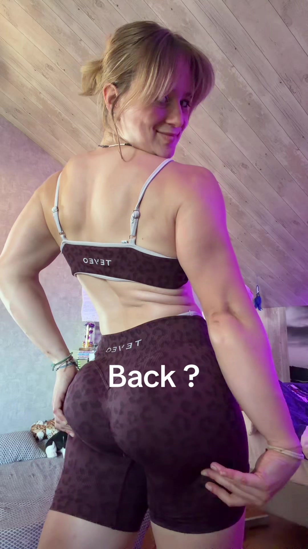 @LIS4 🎀