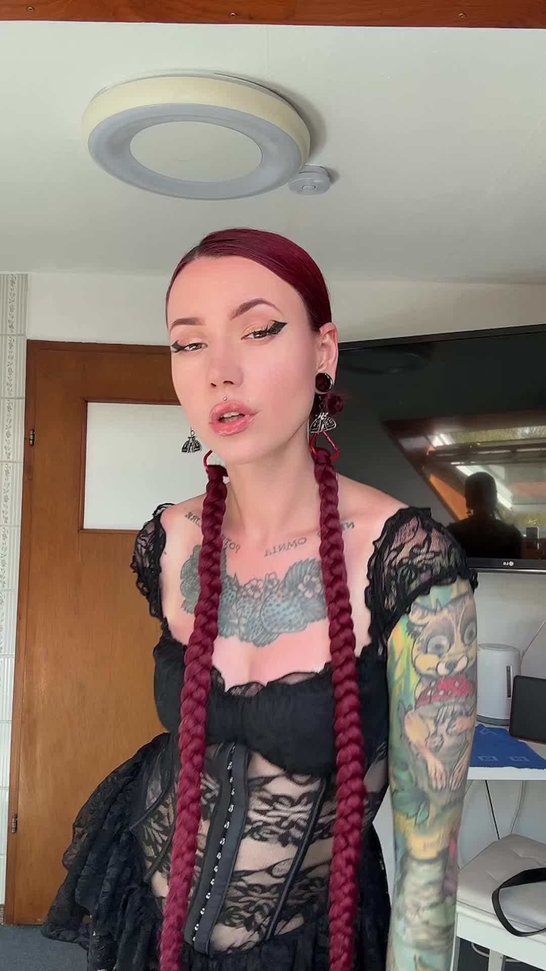 @Vera