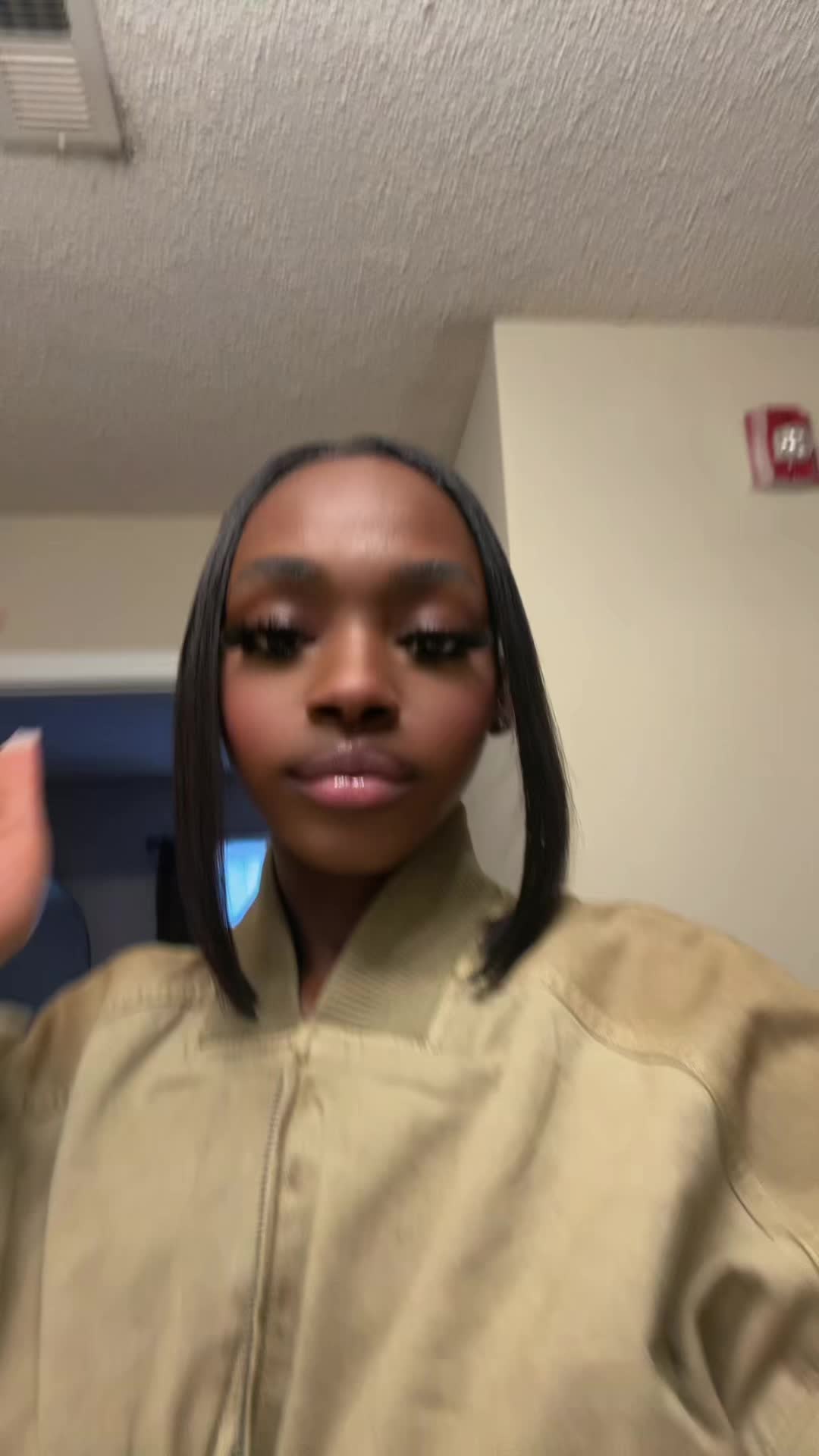 @luhneeezzy
