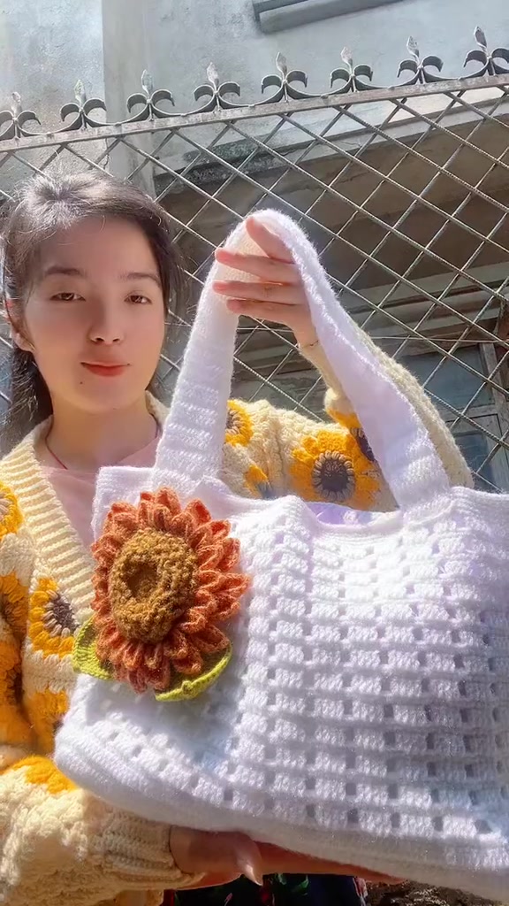 @reena's crochet crop top