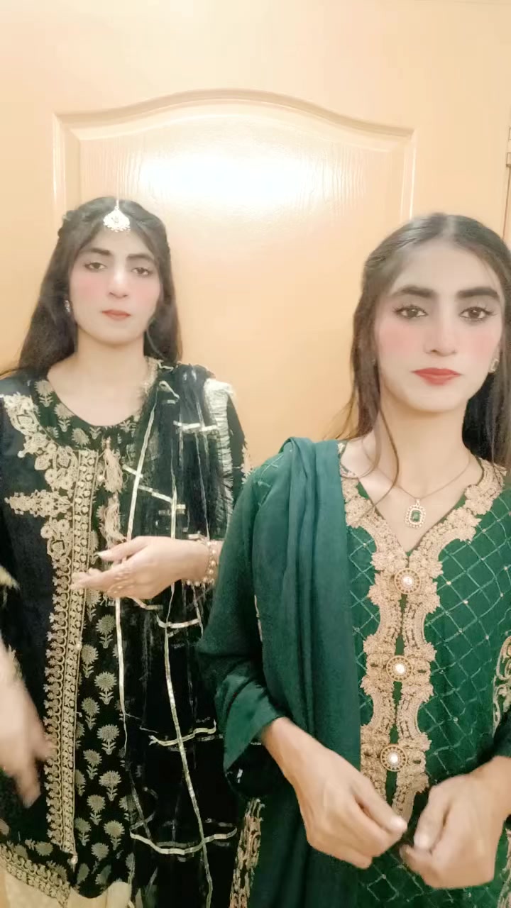@Queen👑 Sisters💞💞