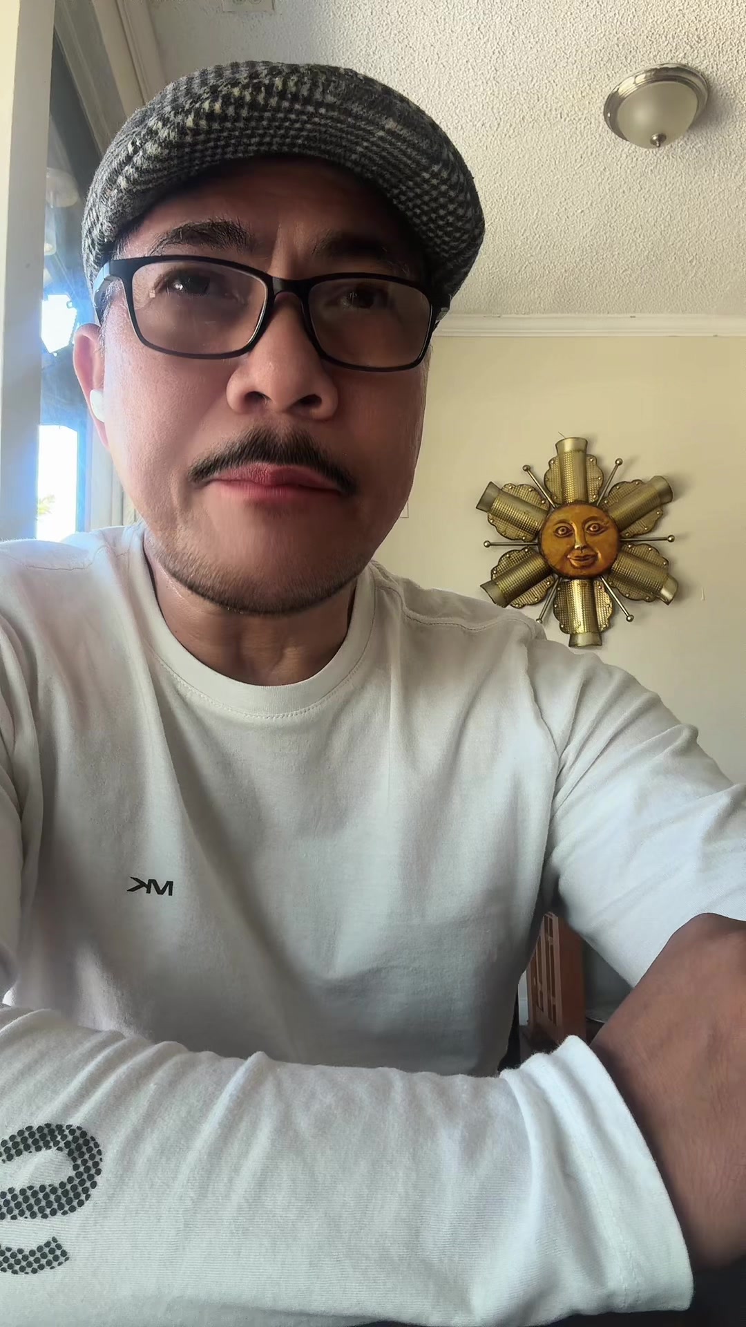 @Kneeroh