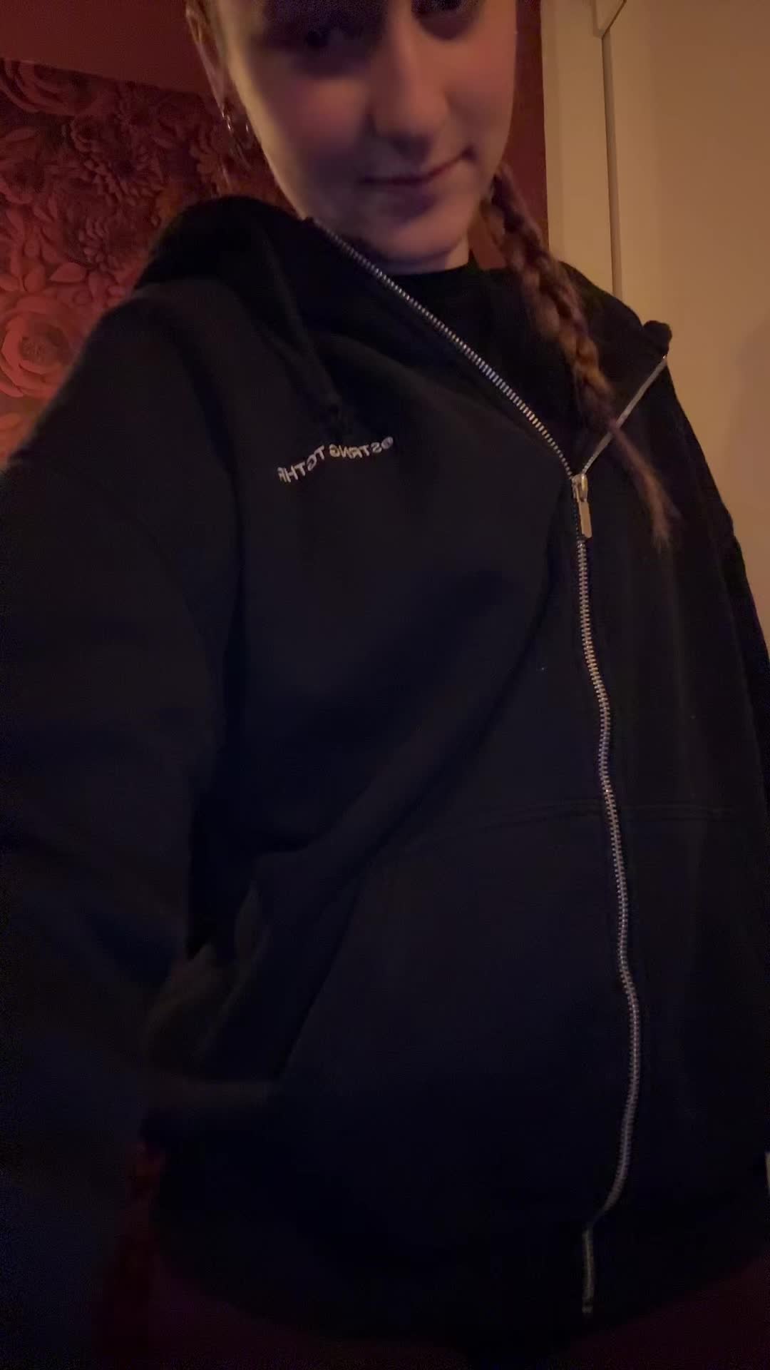 @𝙴
