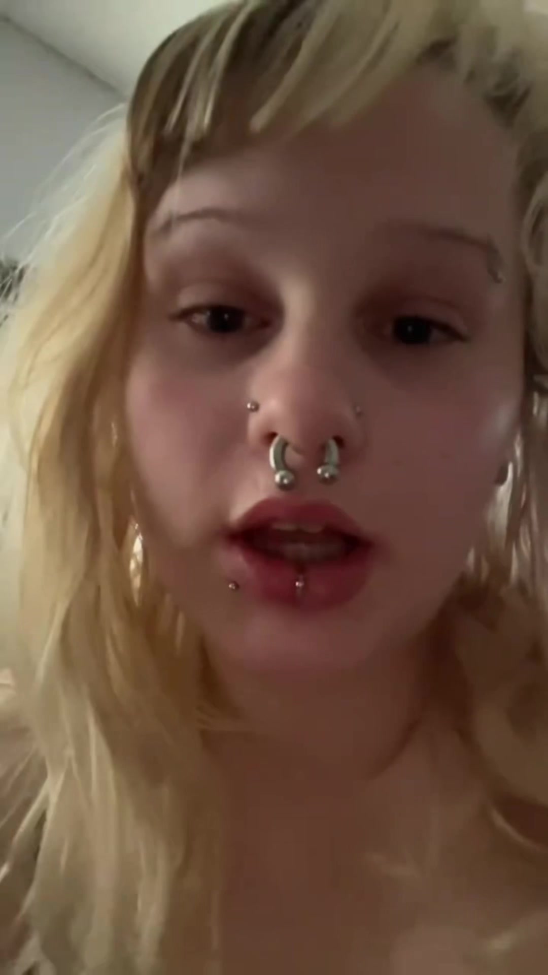 @(stella) not underboob