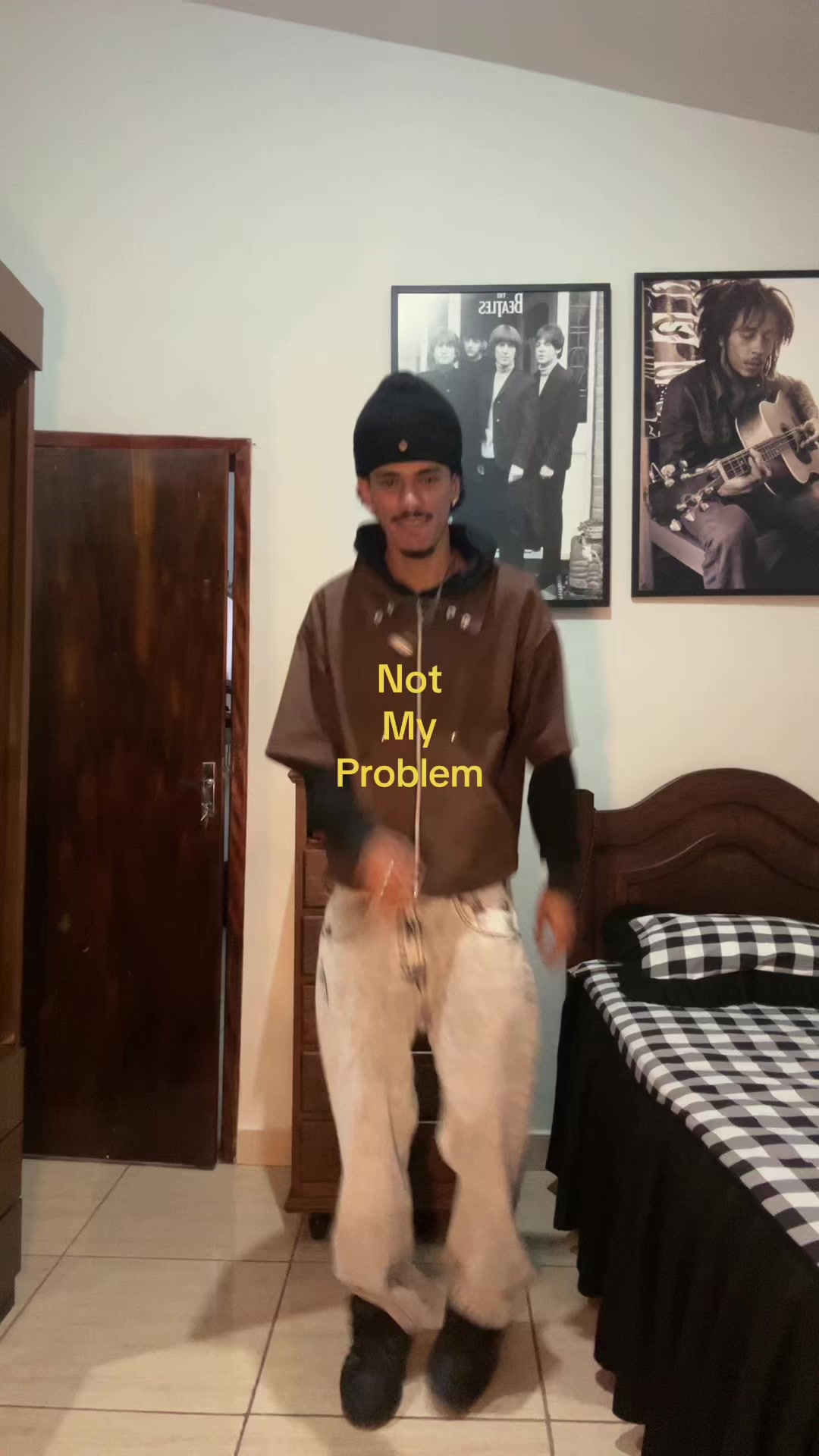 @neuvess_