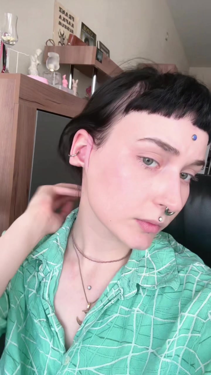 @eepy_emo