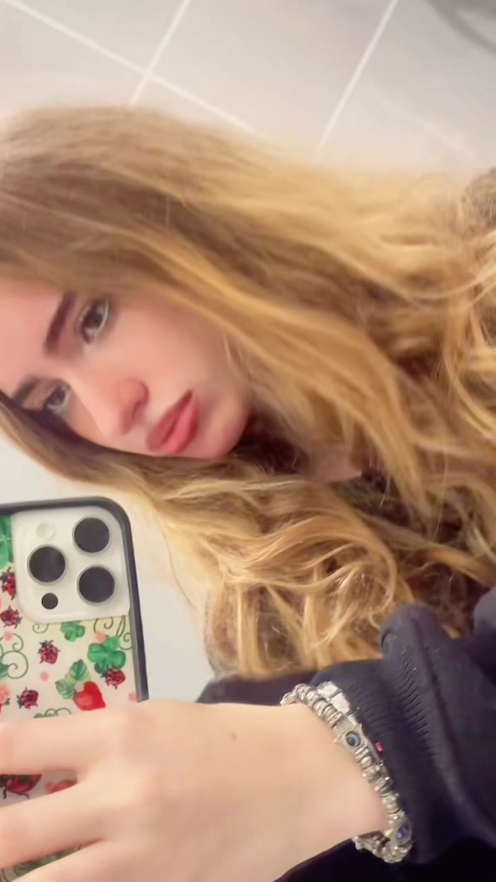 @girlwhosgotitgoingon