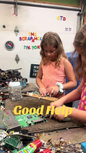 @Scrapaholic