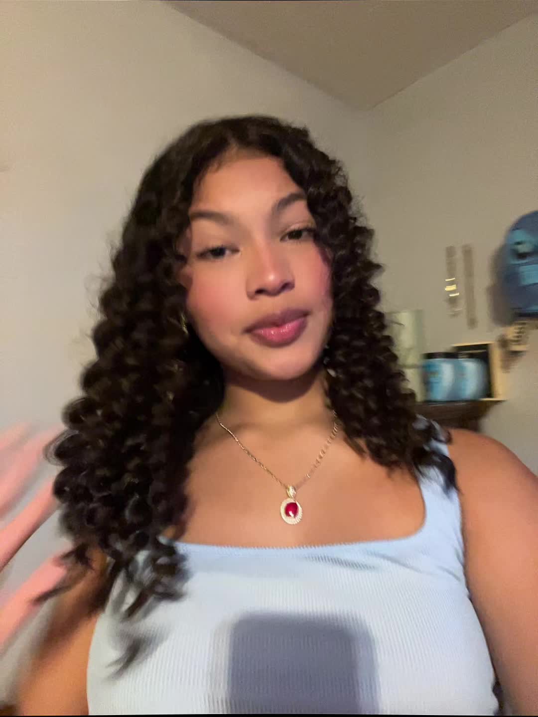 @Camila🦋