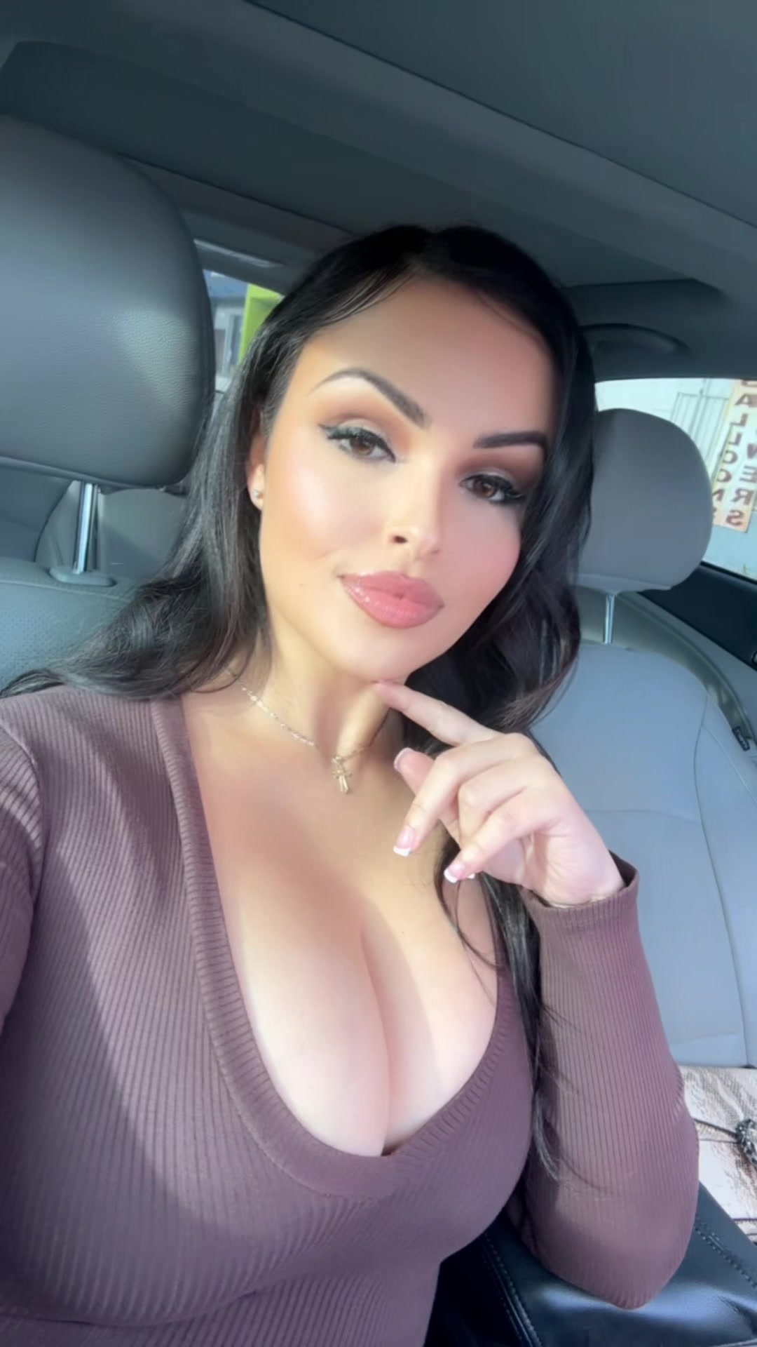 @yazferrada