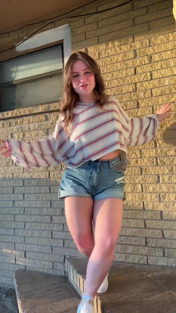 @🐝