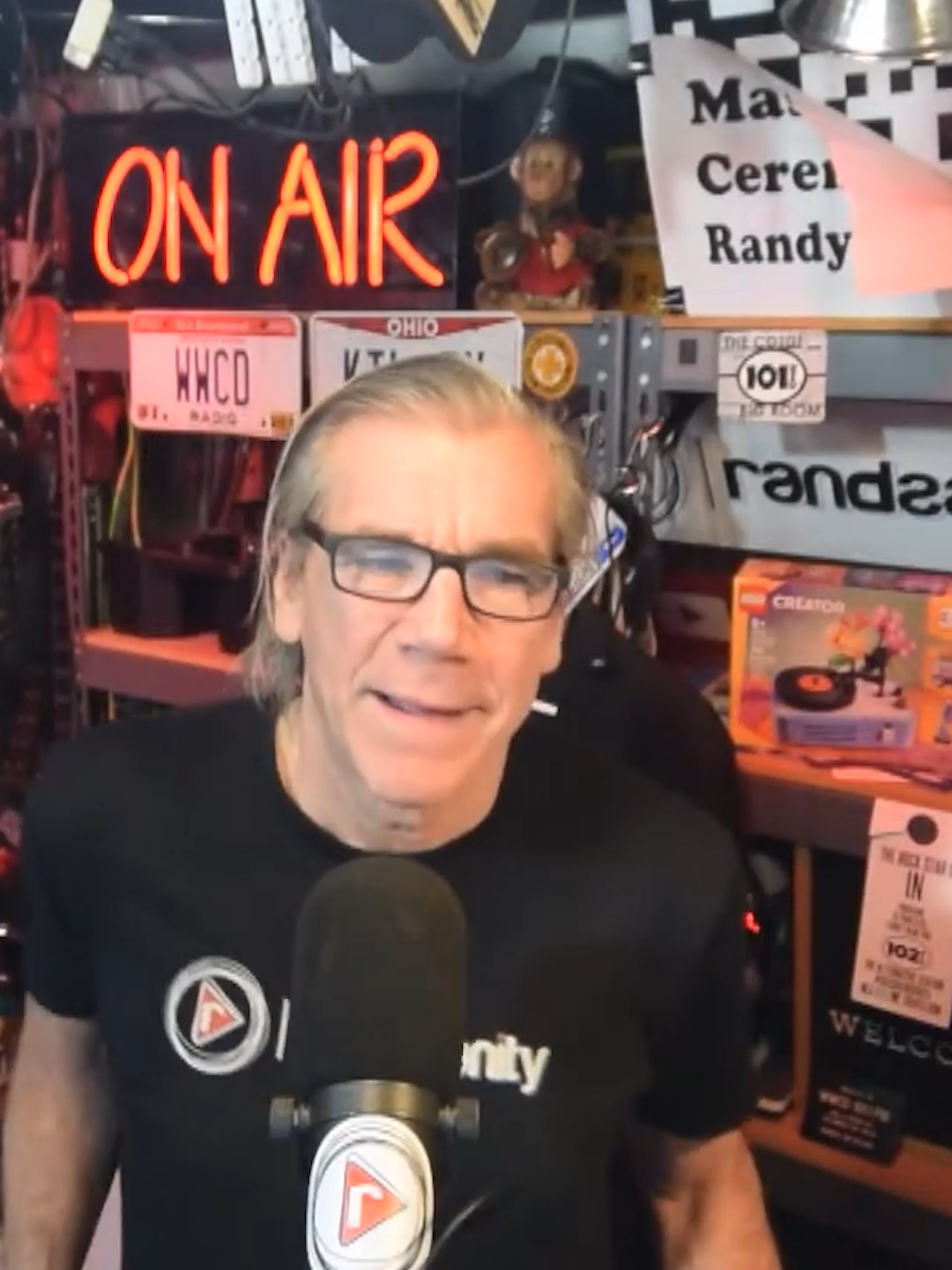 @CD 92.9 FM Randsanity