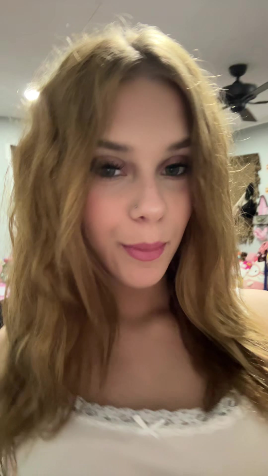 @👻