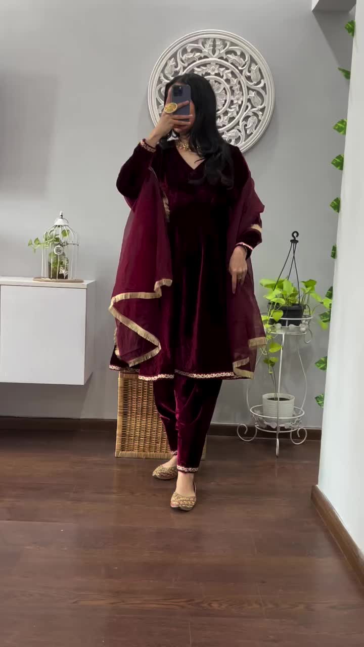 @khaniii_18