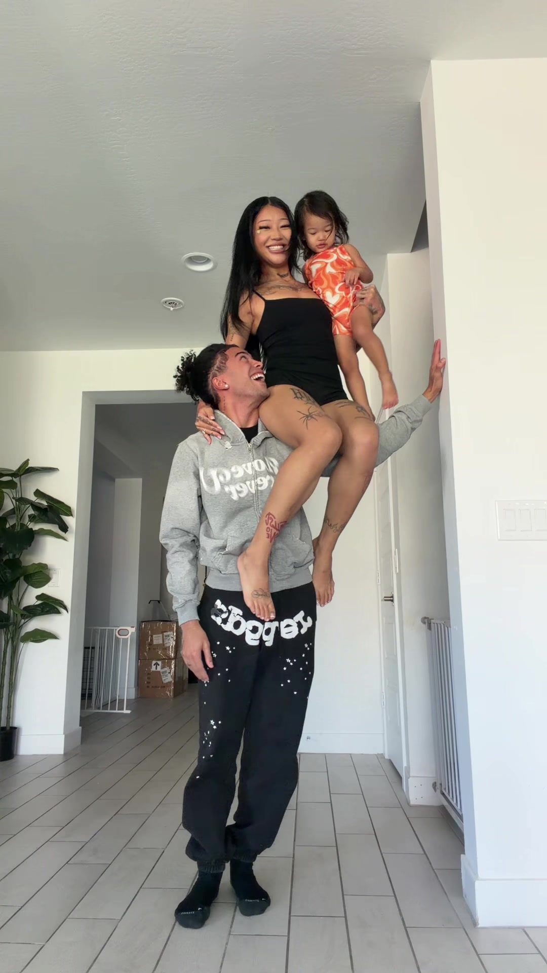 @TrendzFamilyOfficial