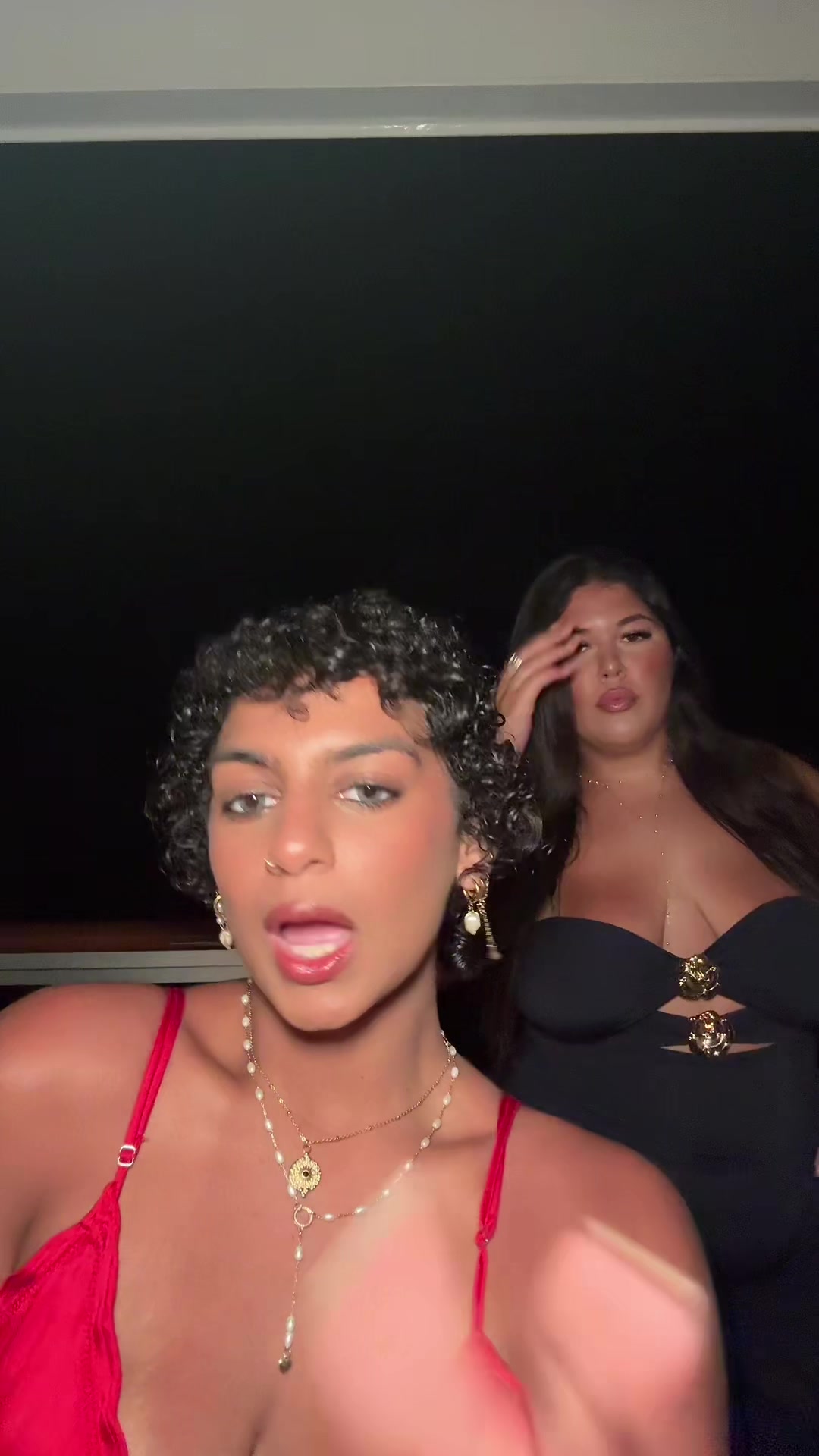 @aneesa
