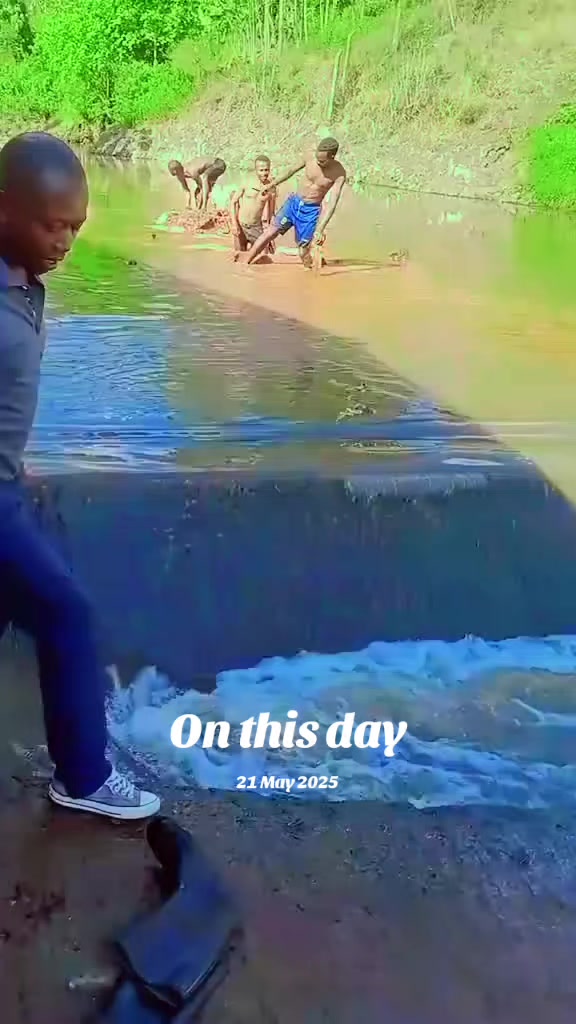 @kajosee