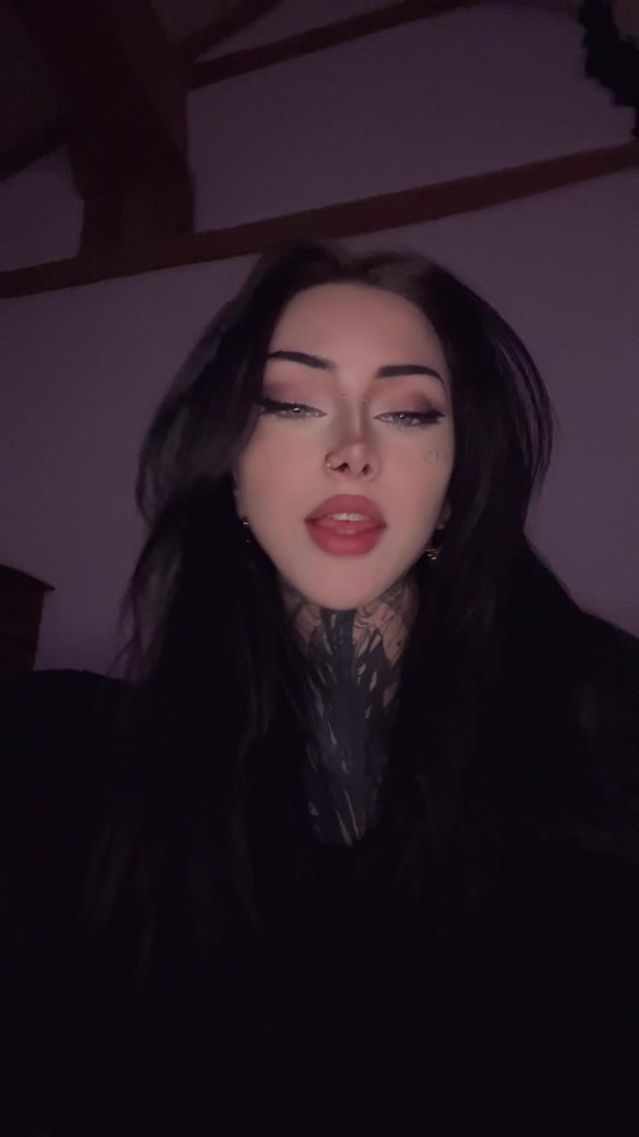 @♱ 𝓚𝓲𝓻𝓪 ♱