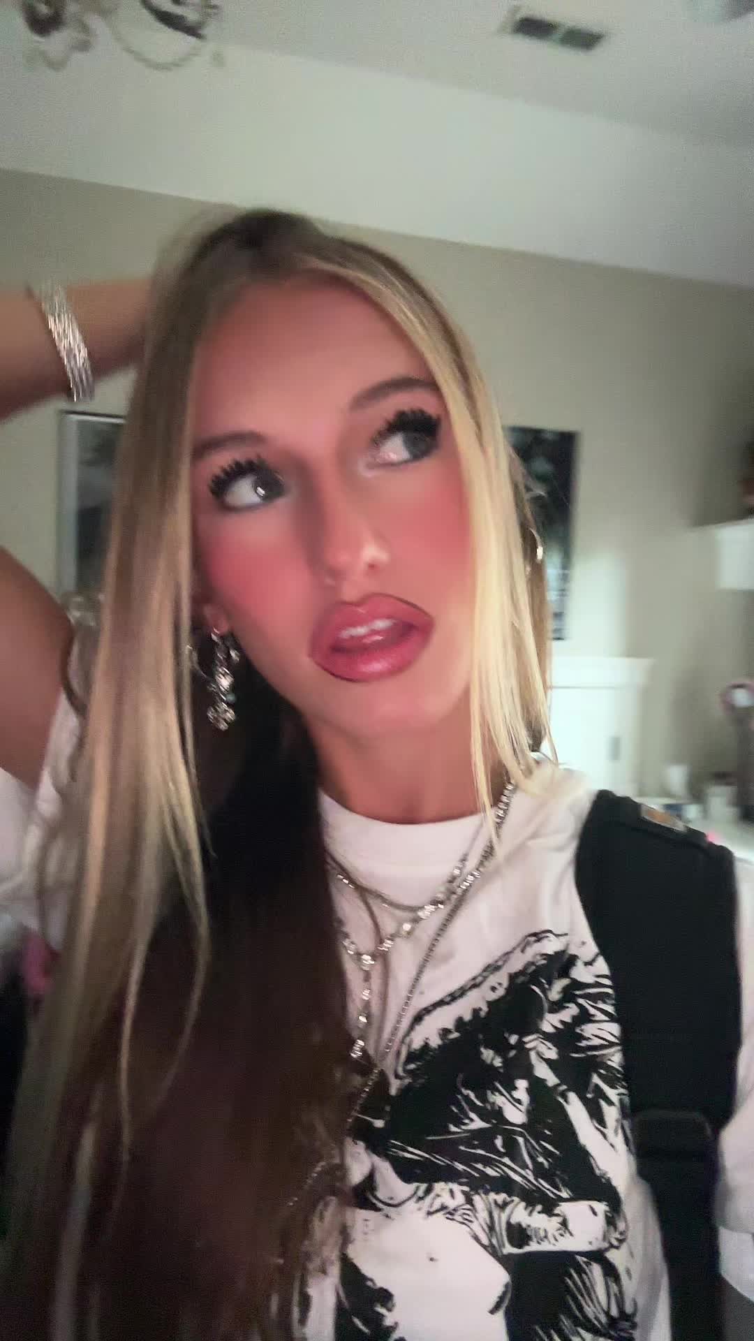 @.carleygardenhour