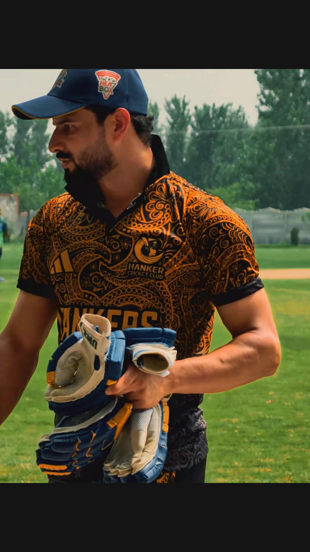 @Farooqi sports Peshawar