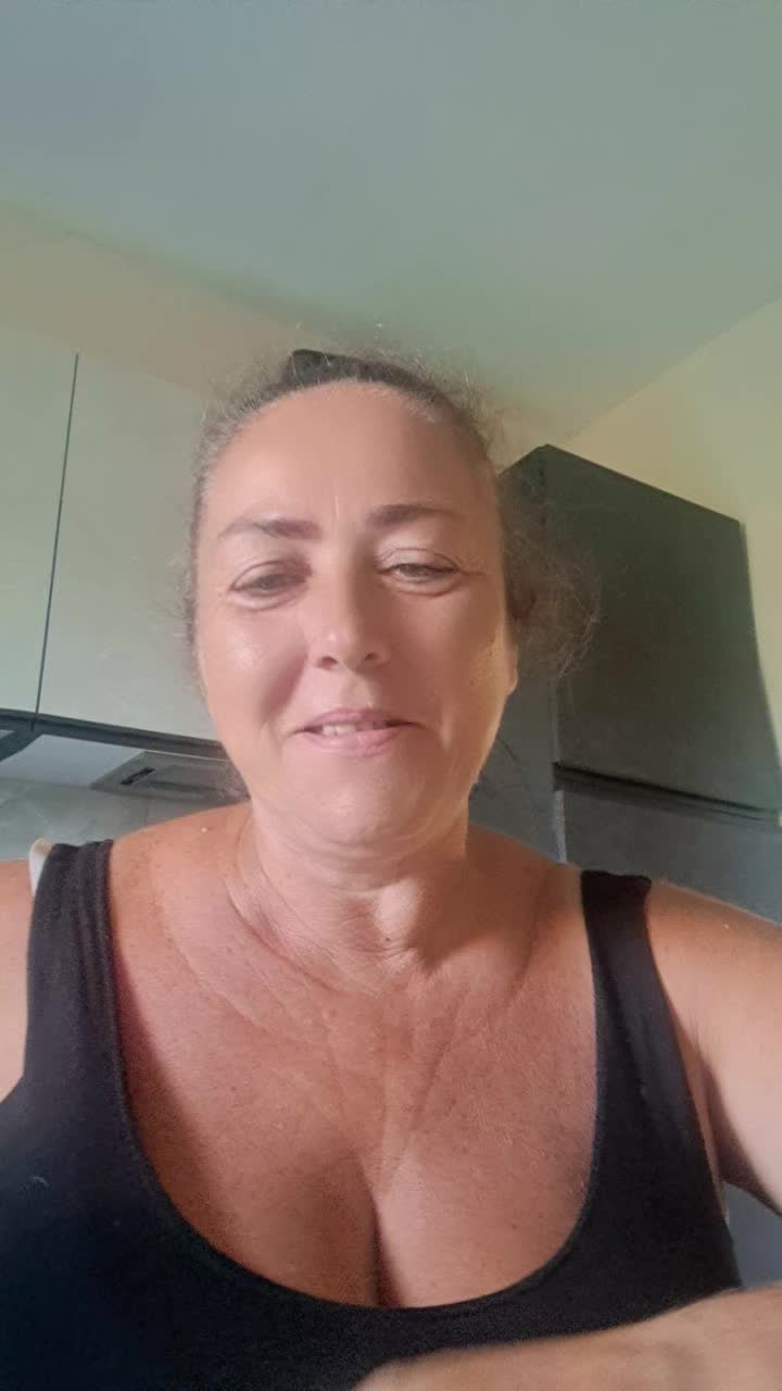 @Flora Guarino433
